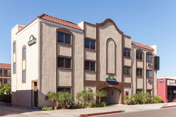 Days Inn by Wyndham Alhambra CA image 1